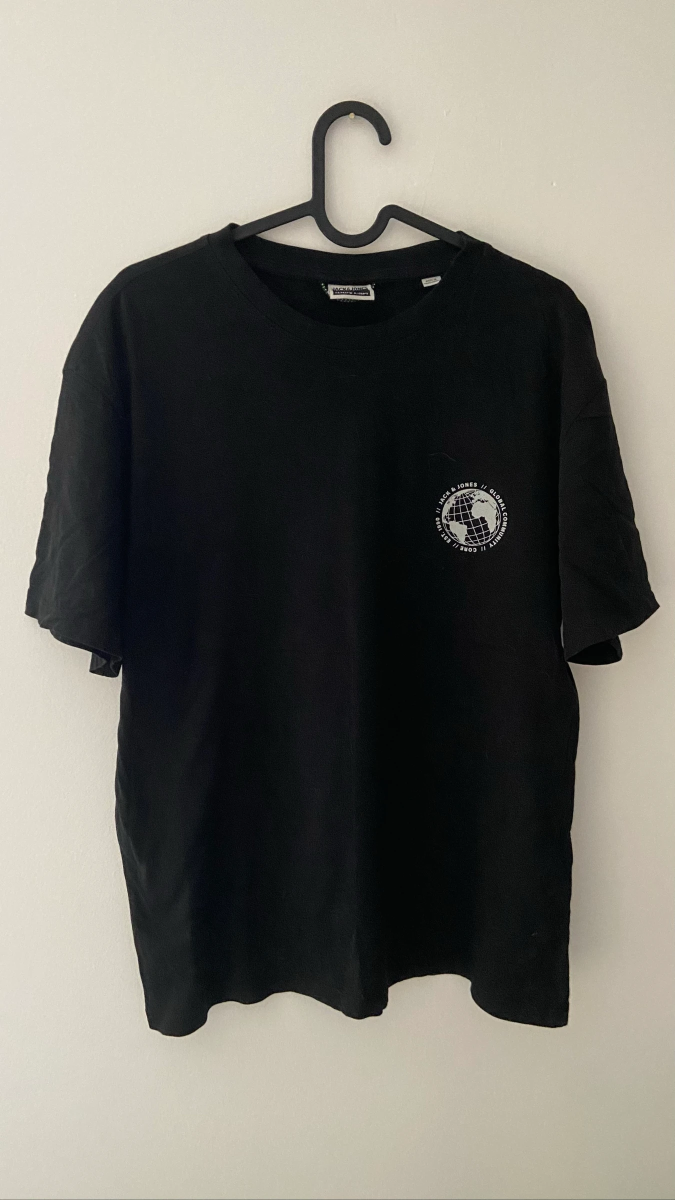 Camiseta preta com estampa nas costas Jack and Jone – photo 2